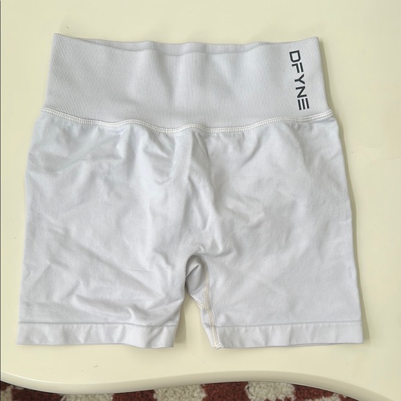 DFYNE Dynamic Shorts - Snow White - Picture 1 of 5